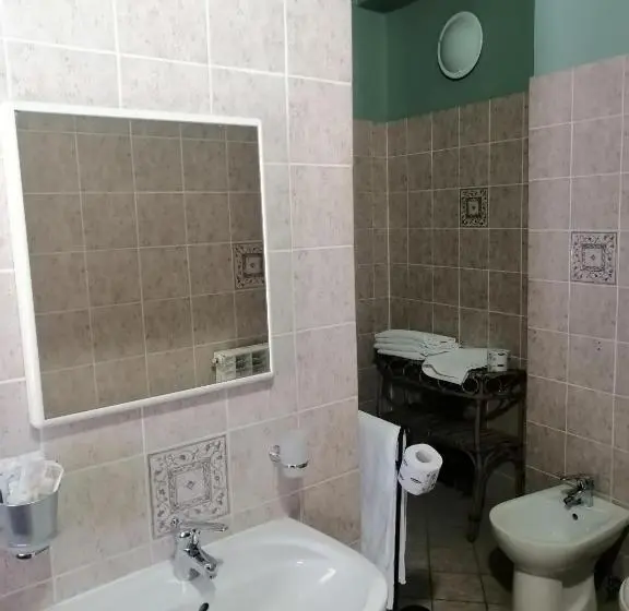 スタンダード4人部屋, B&b Al Cavaliere
