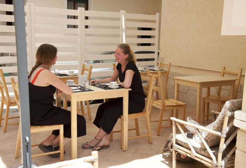 Pokój Standard, Arcadia