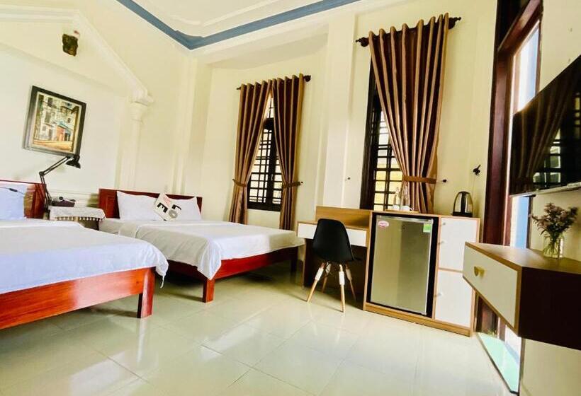 اتاق خانوادگی, Eva