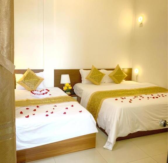 اتاق لوکس سه تخته, Eva