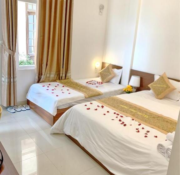 اتاق لوکس سه تخته, Eva