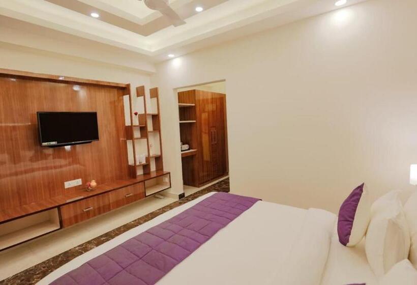 디럭스 룸, Regenta Resort Madhuganga Ukhimath