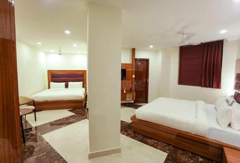 패밀리 룸, Regenta Resort Madhuganga Ukhimath