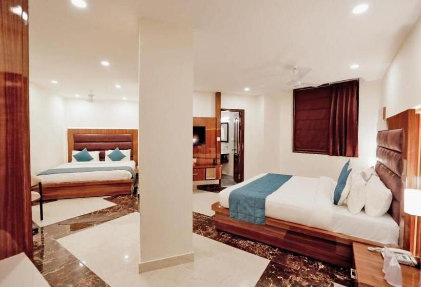 패밀리 룸, Regenta Resort Madhuganga Ukhimath