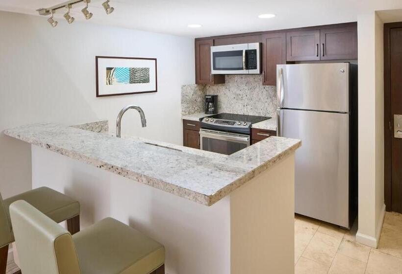 ビュー有りのデラックスジュニアスイート, Ilikai Hotel & Luxury Suites