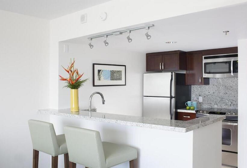 デラックスジュニアスイート, Ilikai Hotel & Luxury Suites