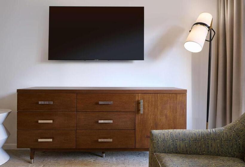 ビュー有りのデラックスジュニアスイート, Ilikai Hotel & Luxury Suites