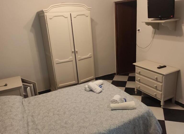 스탠다드 트리플 룸, Hostal Sevillana Costa