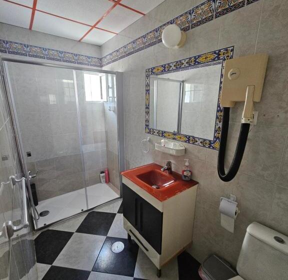 标准三人间, Hostal Sevillana Costa
