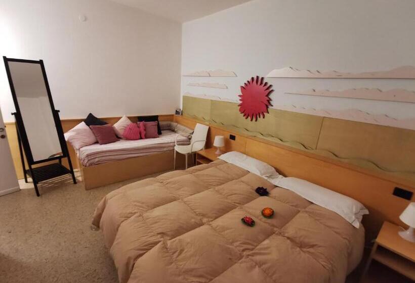 اتاق استاندارد سه نفره, Tonino Basso Camere Nuova Gestione