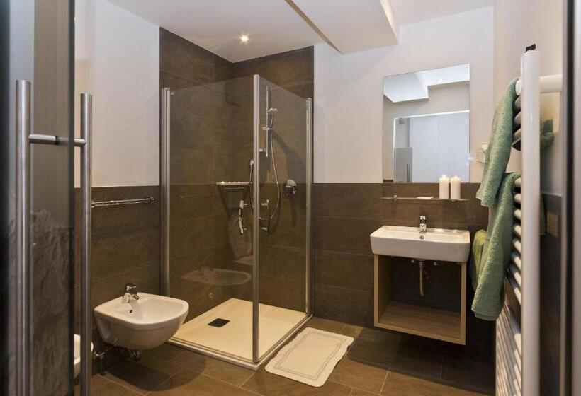 家庭间, Alpinhotel Keil