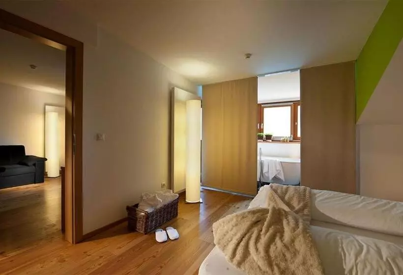 Sviitti Vuoristonäkymä, Farmhotel Moosmair