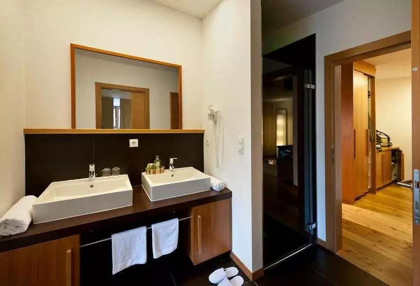 Sviitti Vuoristonäkymä, Farmhotel Moosmair
