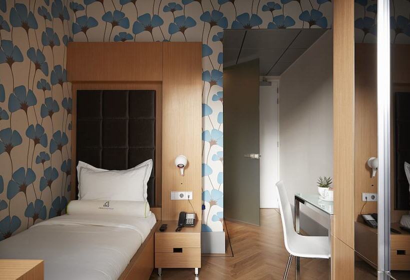 غرفة قياسية فردية, Amadi Park