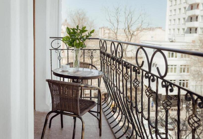 اتاق لوکس با بالکن, Boutique Hotel California