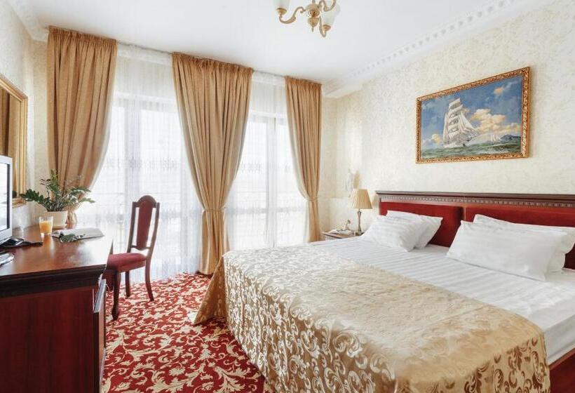 اتاق لوکس با بالکن, Boutique Hotel California