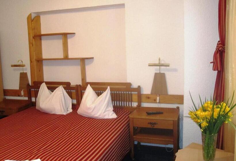 Апартаменты 2 Спальни, Cazare Casa Cristina