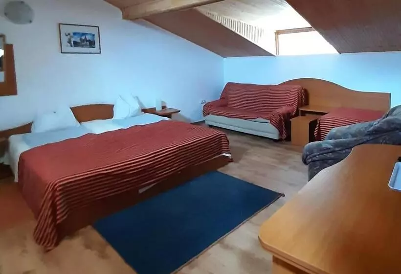 کلبه ییلاقی سوپریور یک خوابه, Cazare Casa Cristina