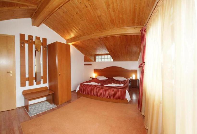 Номер Стандарт с Балконом, Cazare Casa Cristina