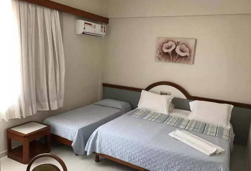 デラックストリプルルーム, Champagnat Praia