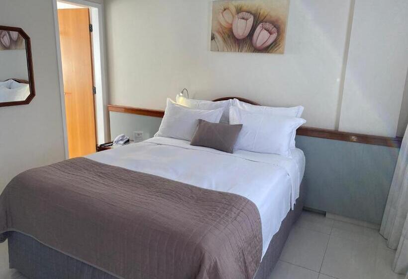 חדר משפחתי, Champagnat Praia