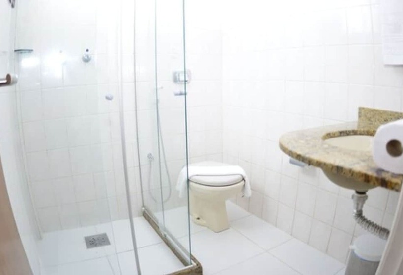 חדר דלוקס לשלושה, Champagnat Praia