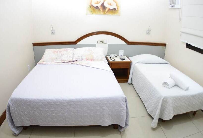 豪华三人间, Champagnat Praia