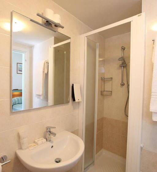 Economy Room, Derby S