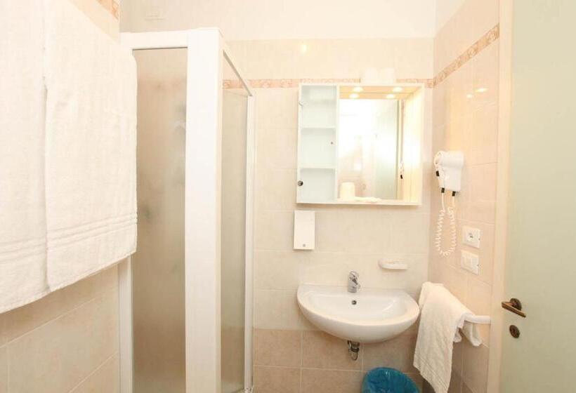 标准间带露台, Derby S