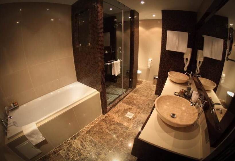 سوییت اجرایی, Donatello Boutique