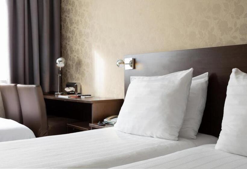 חדר בסיסי לשלושה, Espresso