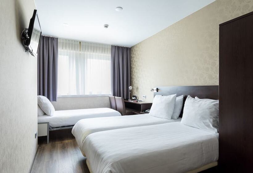 חדר בסיסי לשלושה, Espresso