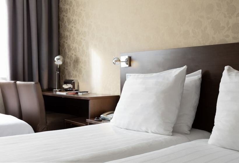 חדר בסיסי לשלושה, Espresso