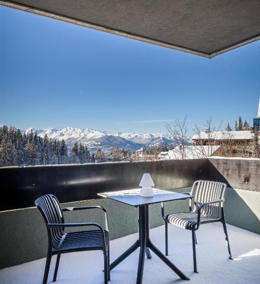 اتاق استاندارد سه تخته با بالکن, Valaisia Crans Montana