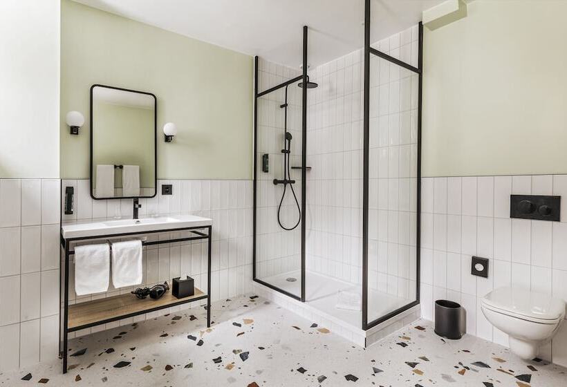 اتاق استاندارد سه نفره, Valaisia Crans Montana