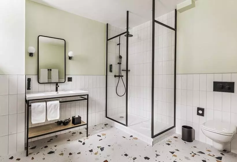 اتاق استاندارد سه نفره, Valaisia Crans Montana