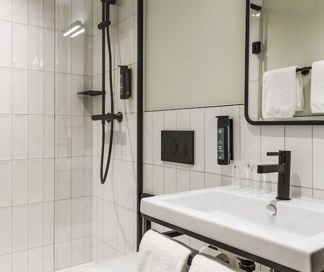 اتاق استاندارد سه نفره, Valaisia Crans Montana