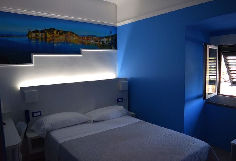 اتاق اکونومی, Fiume