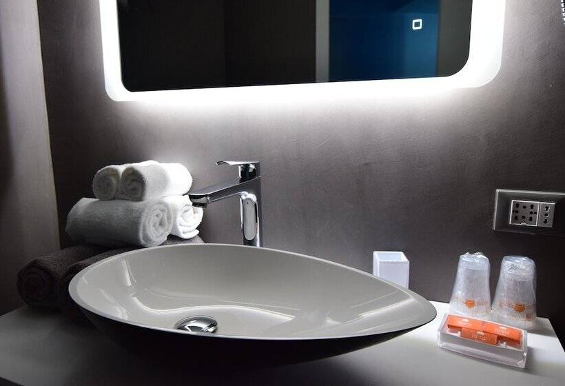 اتاق استاندارد, Fiume