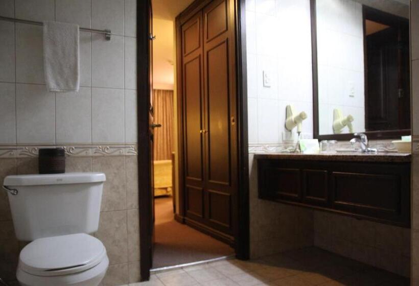 سوییت جونیور, Herald Suites Solana