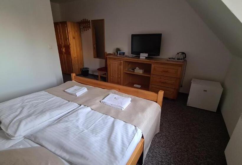 スタンダードルーム, Koliba