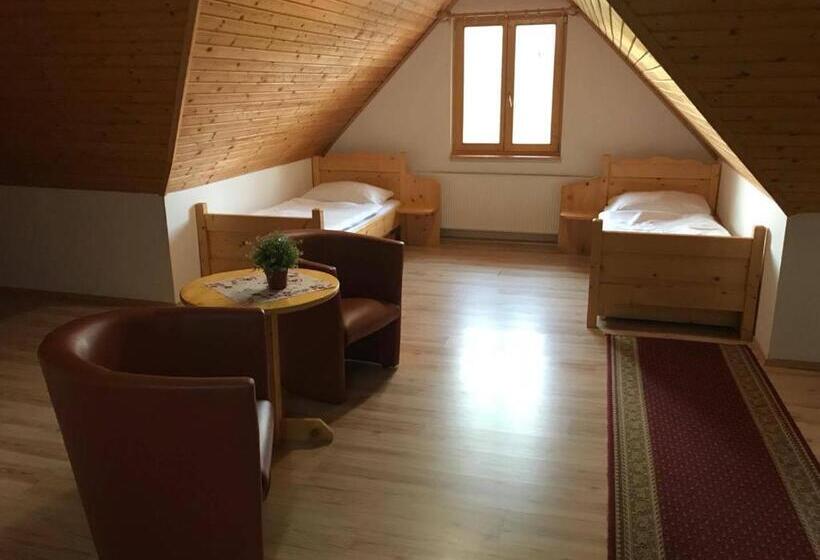 スタンダード４人部屋, Koliba