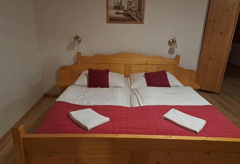 スタンダード４人部屋, Koliba