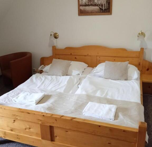 スーペリアールーム, Koliba