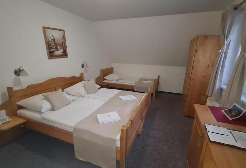 スーペリアトリプルルーム, Koliba