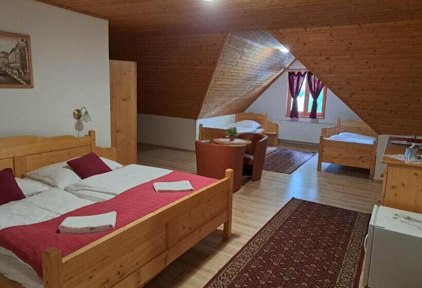 スーペリアの４人部屋, Koliba