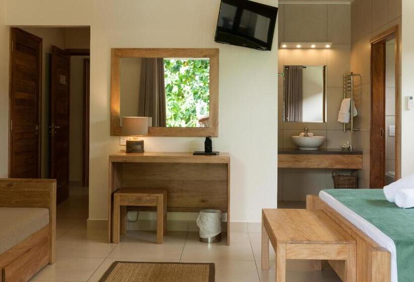 اتاق سوپریور با چشم‌انداز دریا, Le Repaire   Boutique Hotel & Restaurant