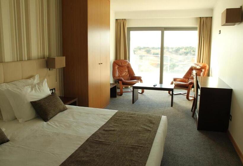 Superior suite with view, O Gato & Spa