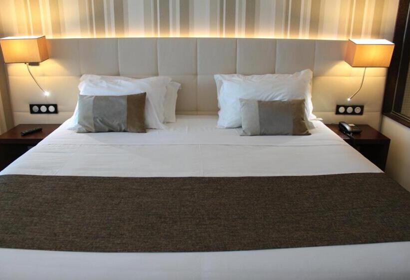 Superior suite with view, O Gato & Spa