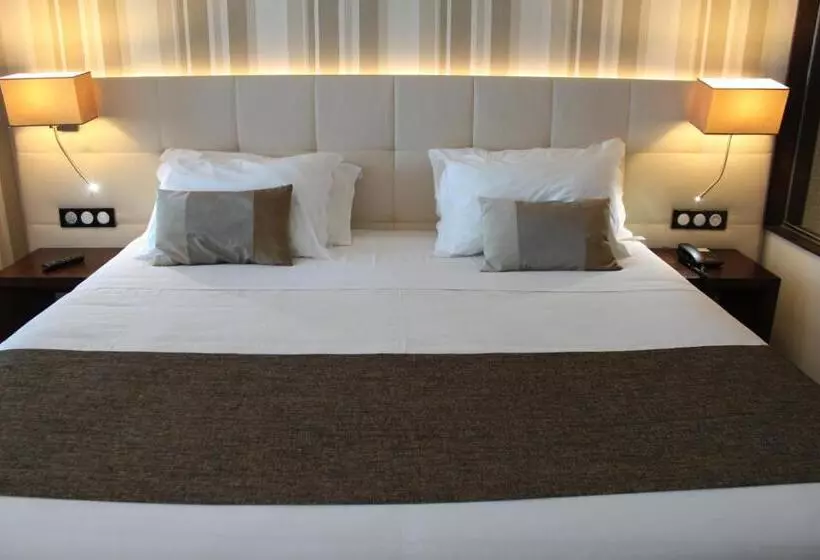 Superior suite with view, O Gato & Spa